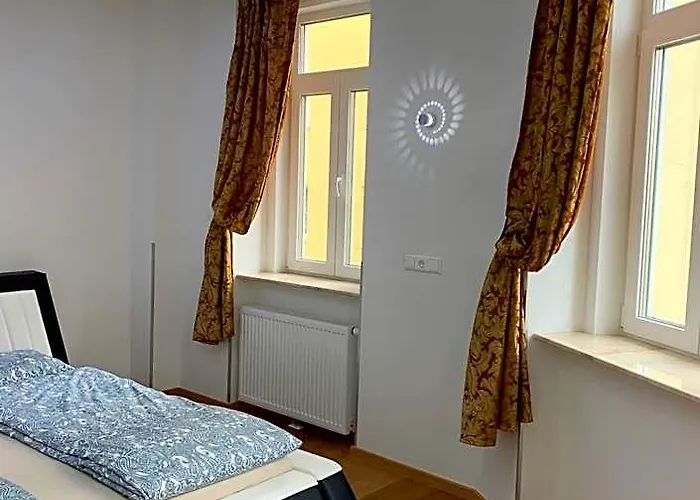 Colony 4*