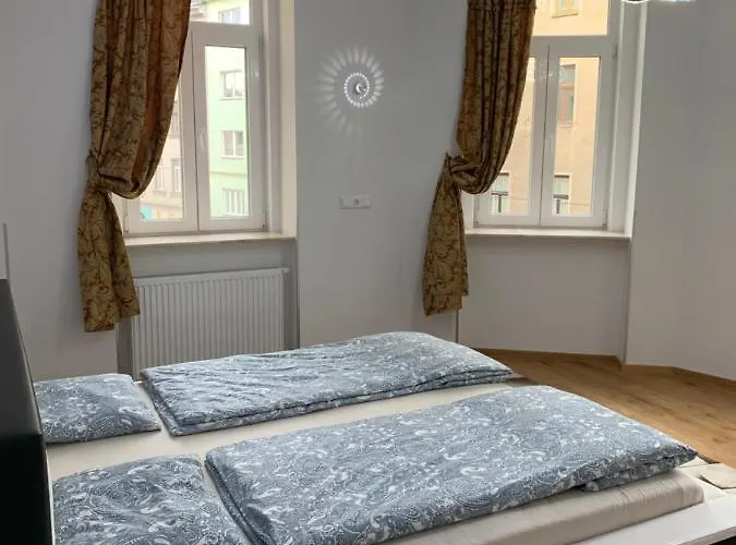 Colony 4* Відень