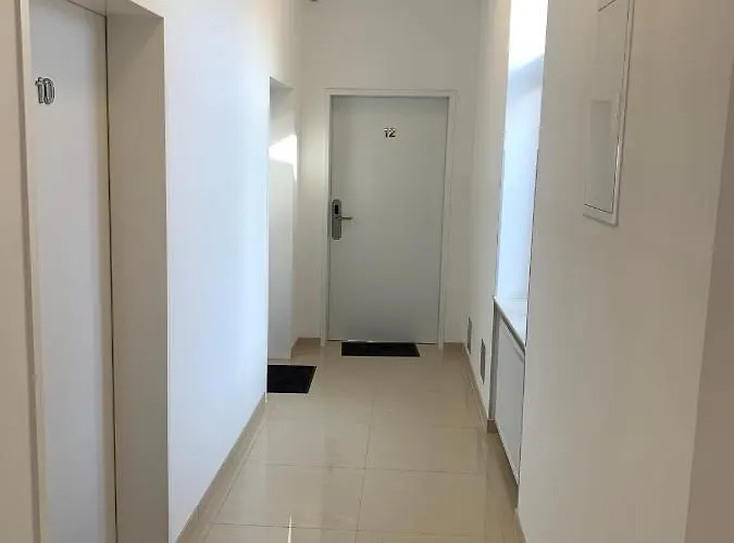 Colony 4* Відень